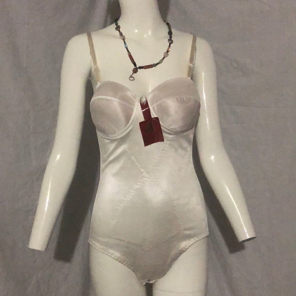 Elegant Cream Shapewear Bodysuit